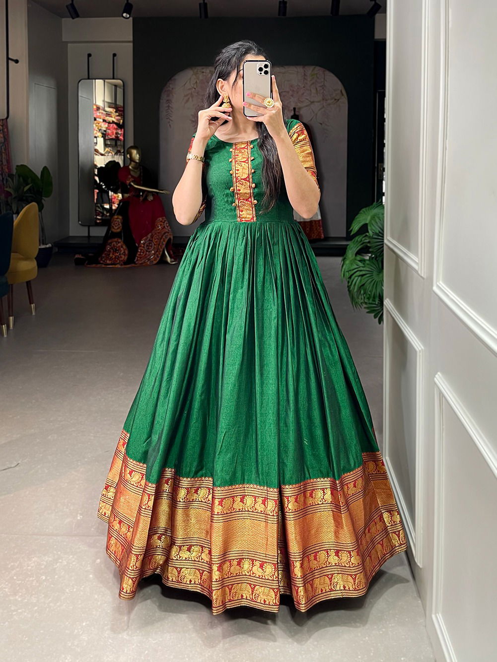 LC 71 By Laabh Narayan Pet Cotton Designer Gown Wholesale Suppliers In Mumbai